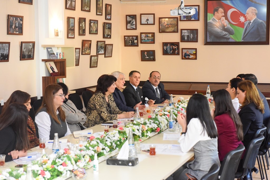 Akademik Kamal Abdulla Təhsil İnstitutunun direktoru ilə görüşüb